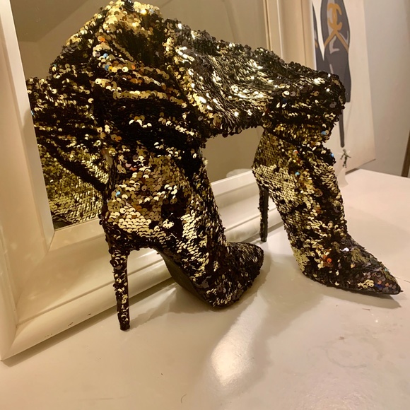 Gold sequin booties - Picture 2 of 2